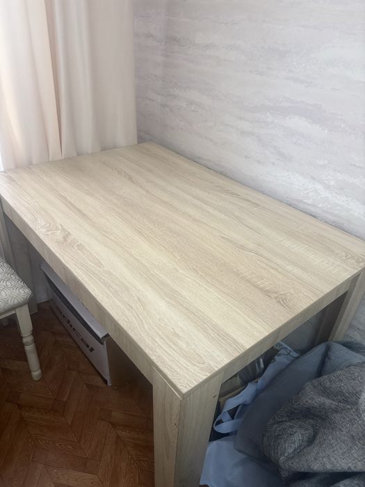 Стол 120x80 в хорошем состоянии материал дсп