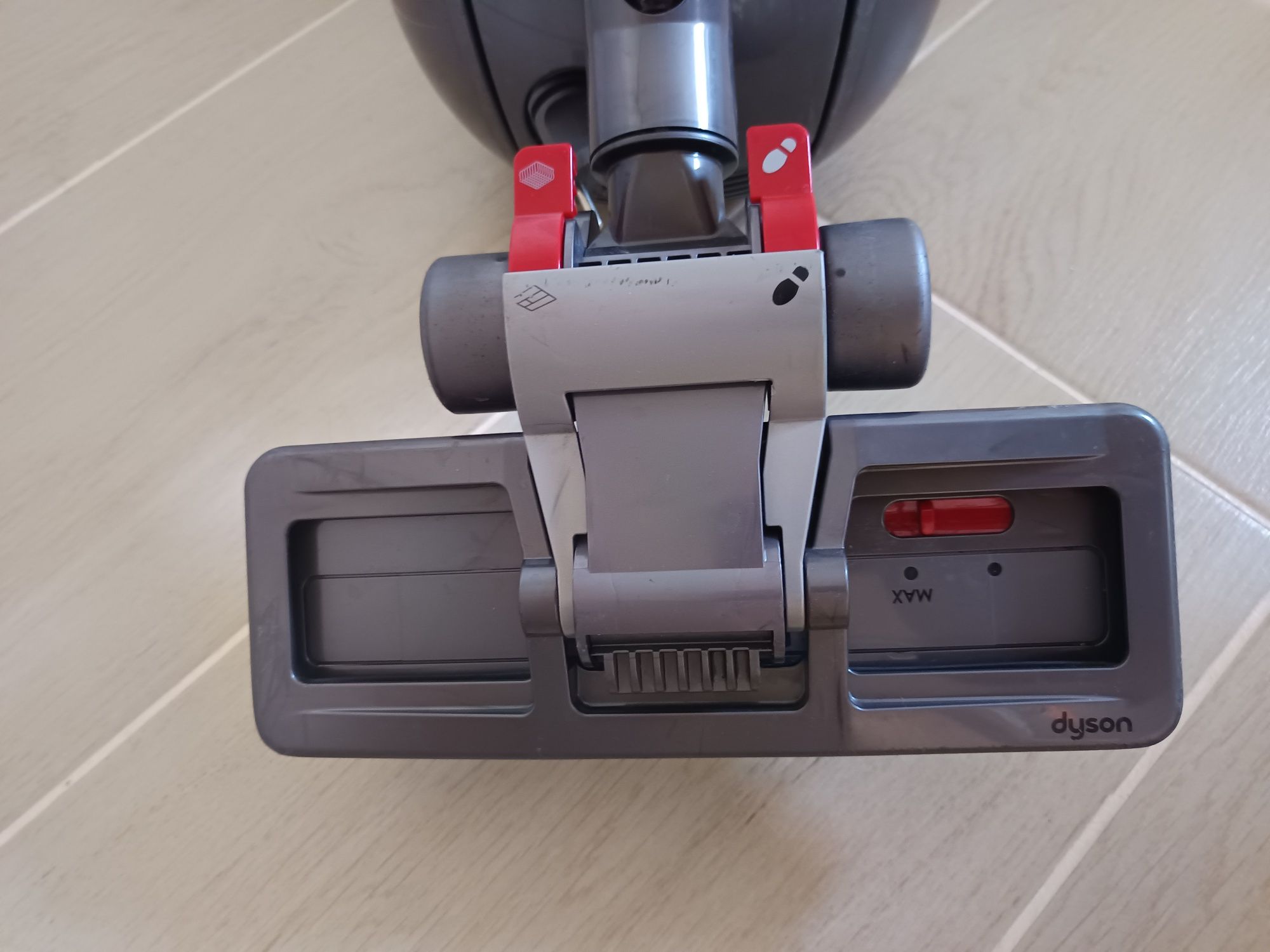 Прахосмукачка Dyson