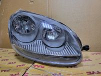 Фара правая на Volkswagen Jetta,Golf 5