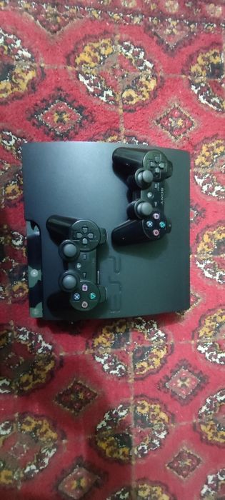 Playstation 3 slim sotiladi