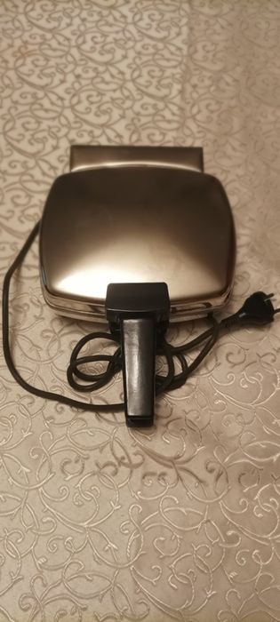 Вафельница электрическая.