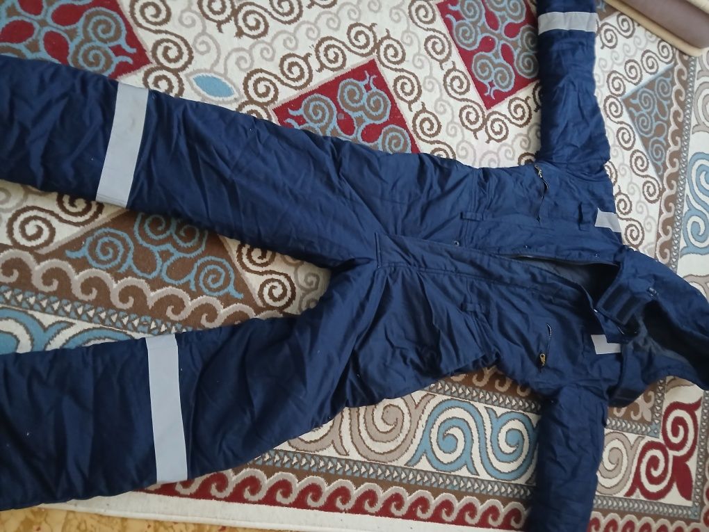 Продаётся комбинезон рабочий сиз..Зима