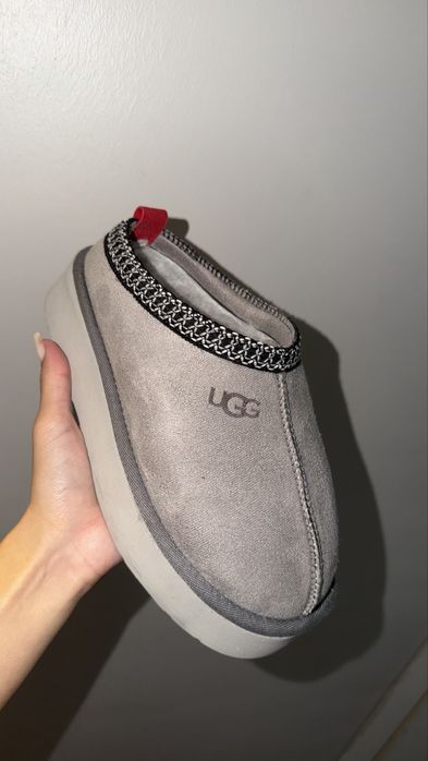 Vând ugg uri gri marimea 37