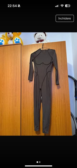 Vând salopetă nouă