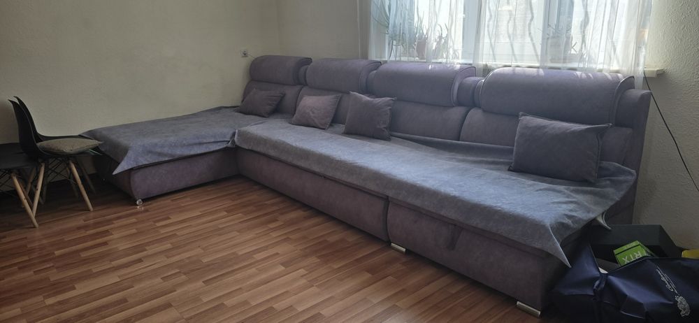 Кровать,диван столы