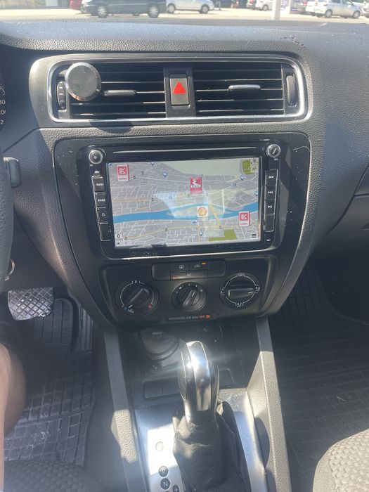 Vw Jetta 2.0 2012 г. Бензин автоматик