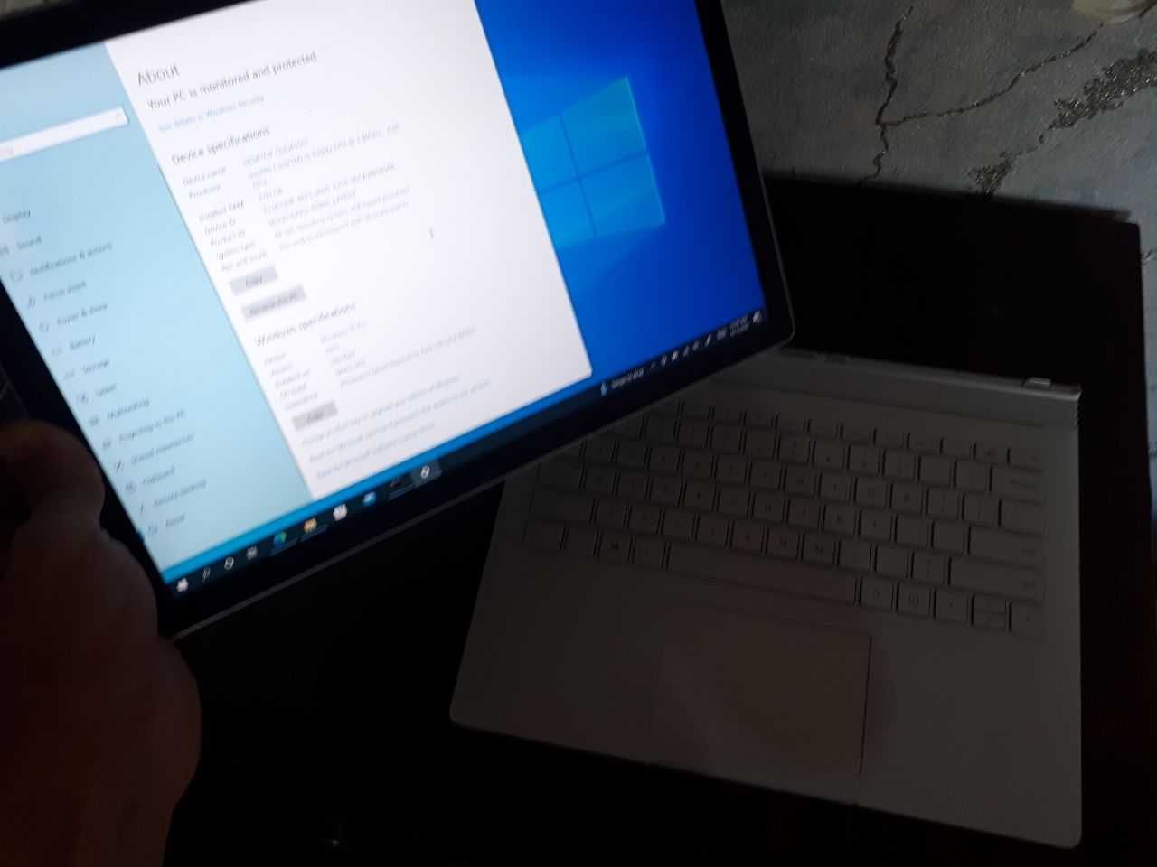 Microsoft Surface Book 8/256Gb