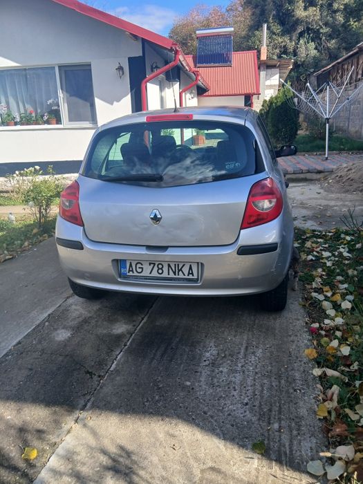 Renault Clio/ Seat