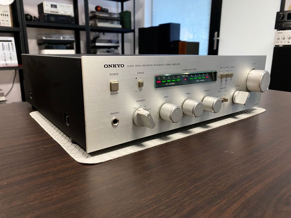 Vintage усилвател Onkyo