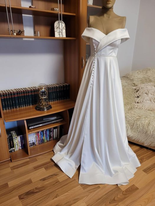 Rochie de mireasa din tafta