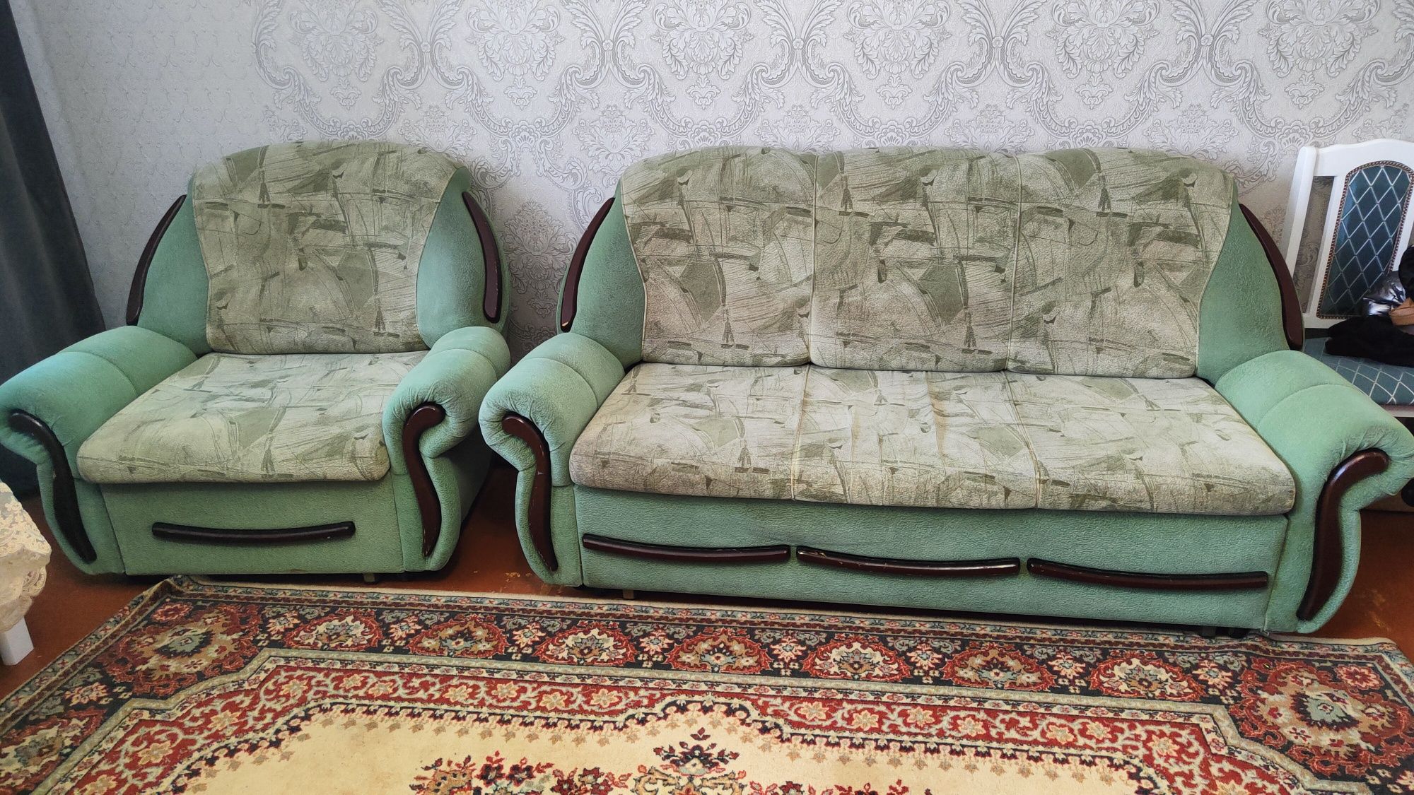 Продам диваны, кресло недорого