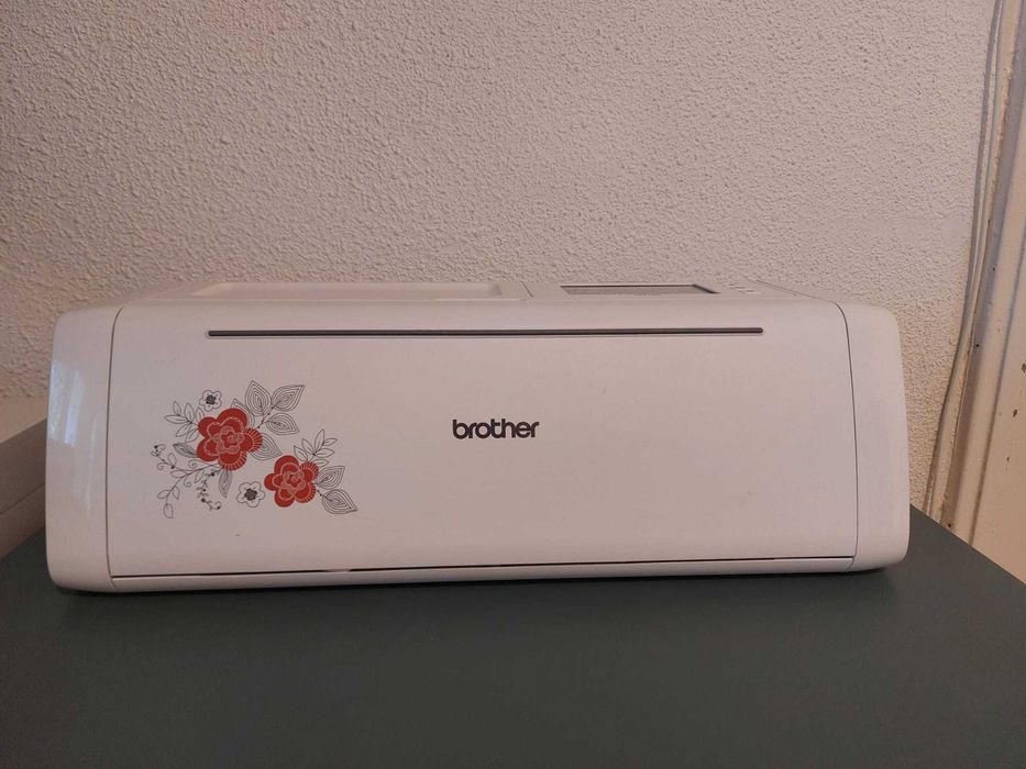 Scanner cu decupare / Plotter de tăiere Brother ScanNCut DX SDX1250