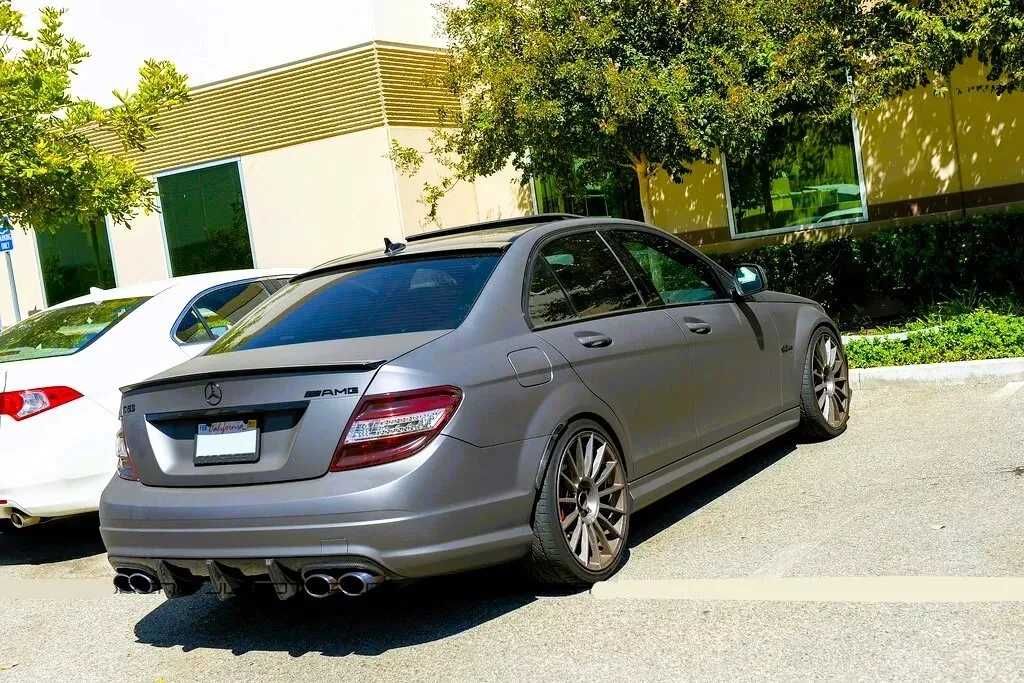 Тунинг сенник за задно стъкло за Mercedes C-Class W204 - Черен Гланц