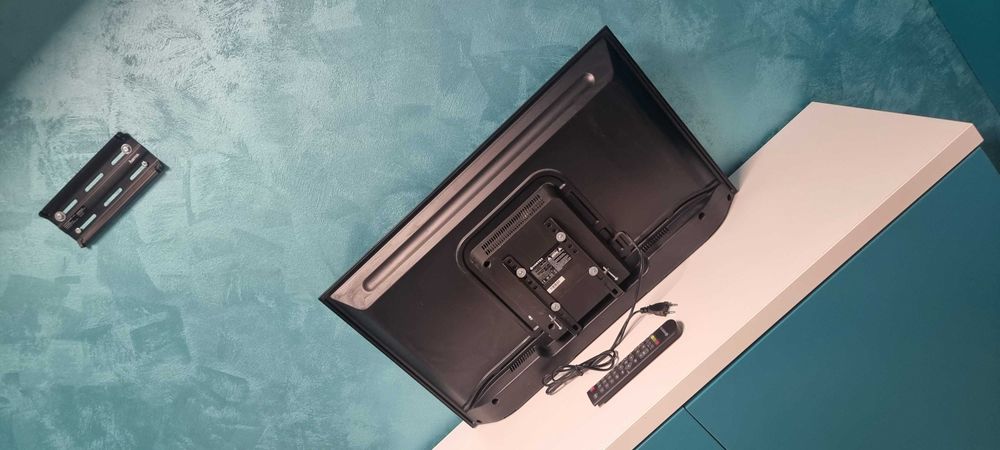 Televizor Vortex 85 cm (33 inch) Ideal pentru dormitor, bucătărie