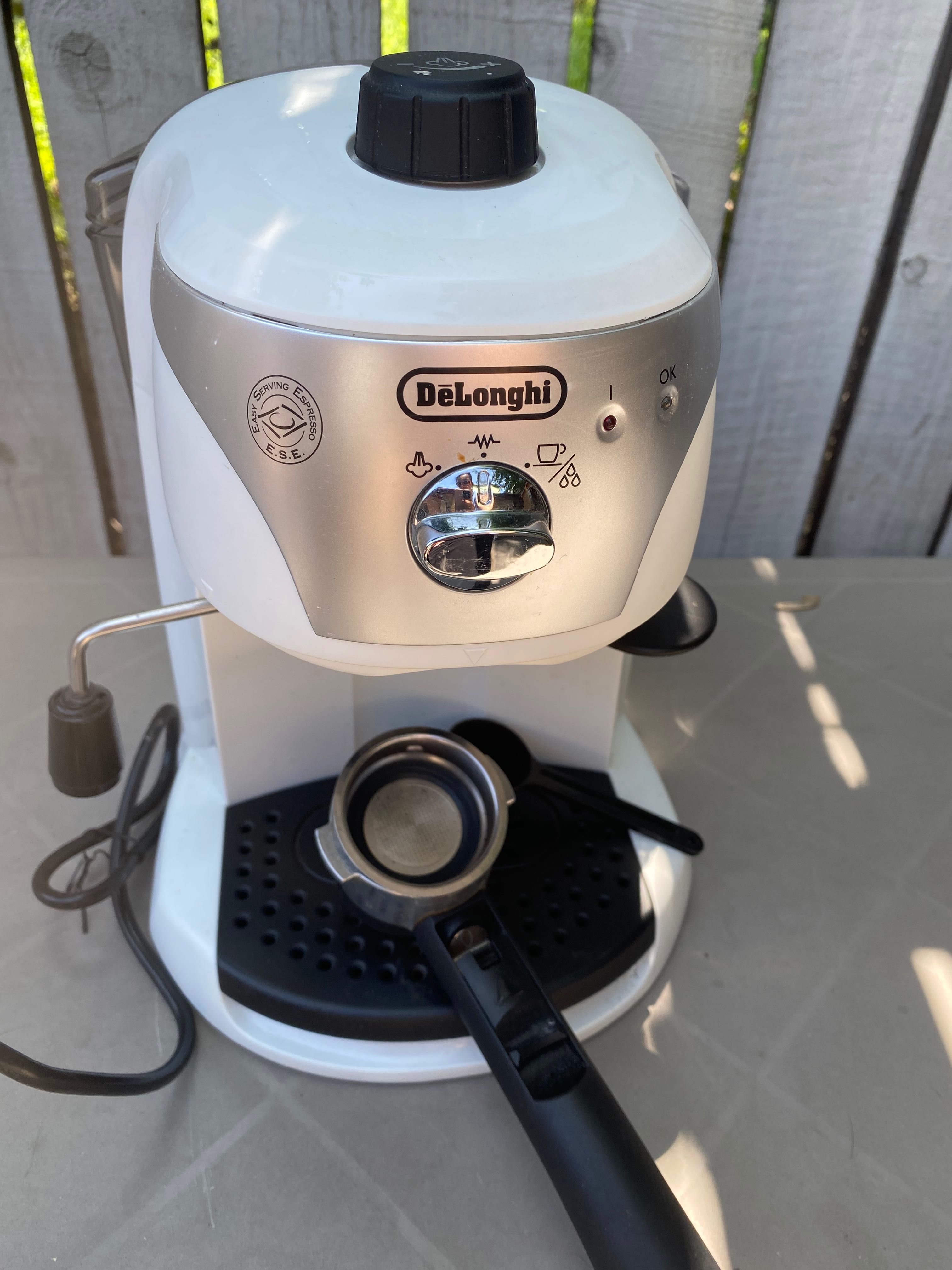 Espressor manual De'Longhi EC221.W, Dispozitiv spumare