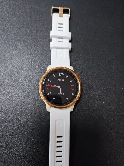 Garmin Fenix 6S pro, в бело-золотом исполнении