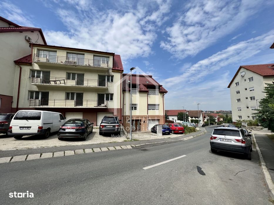 Vila cu 3 apartamente - 3 garaje + 5 locuri de parcare | zona Tilisca