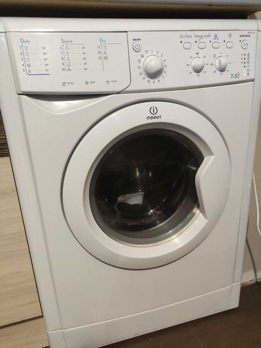Пералня със сушилня Indesit
