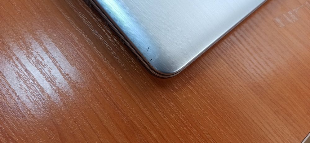 asus x540sa    intel Celeron N3060 1.60 GHz up to 2.48 GHz, 2M Cache