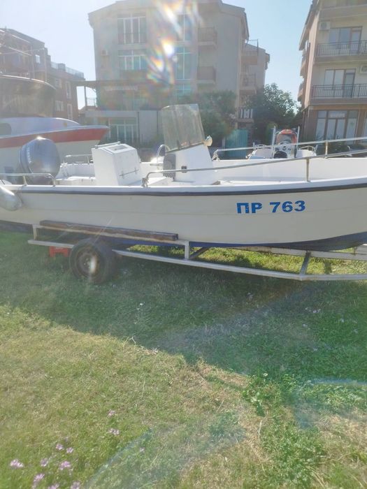 Италианска лодка с двигател Yamaha