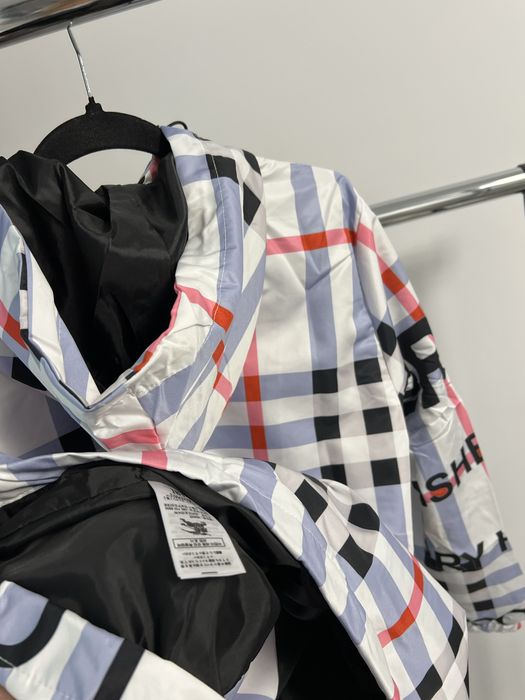 Geaca BURBERRY super calitate