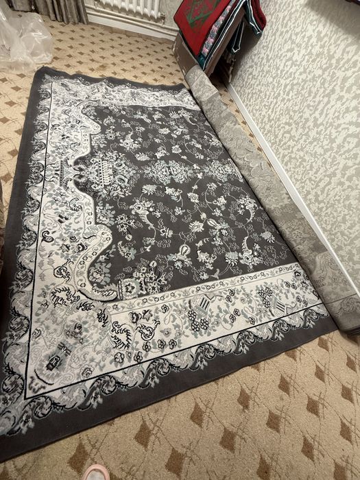 Ковер почти новый