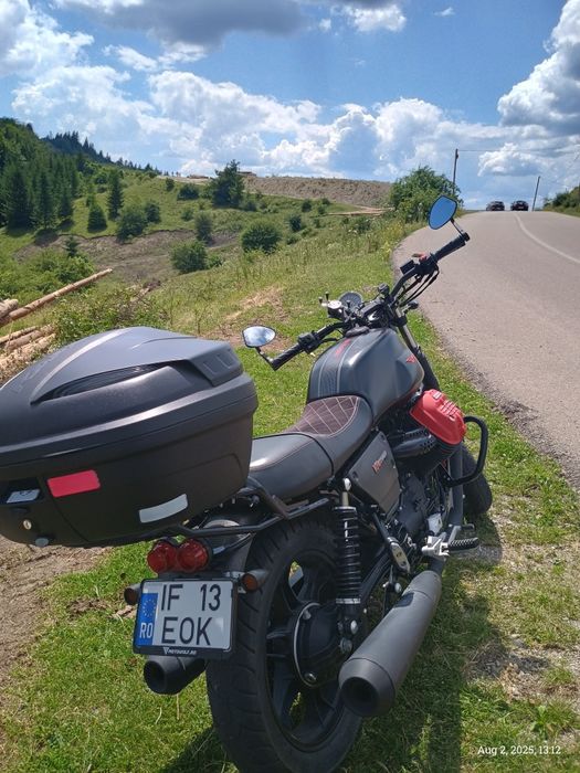 Moto Guzzi Carbon V7 2018