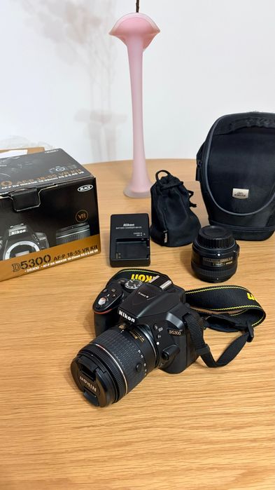 Nikon D5300 - 9000 cadre 2 obiective ,card ,geanta ,acumulator,incarca