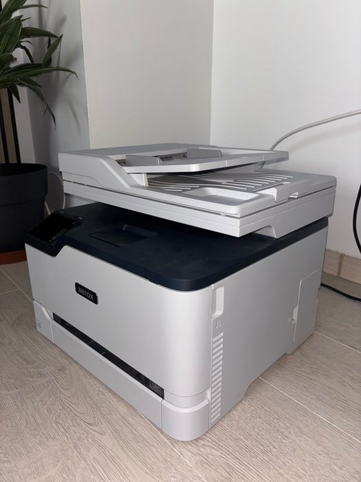 imprimantă xerox multifuncțională color