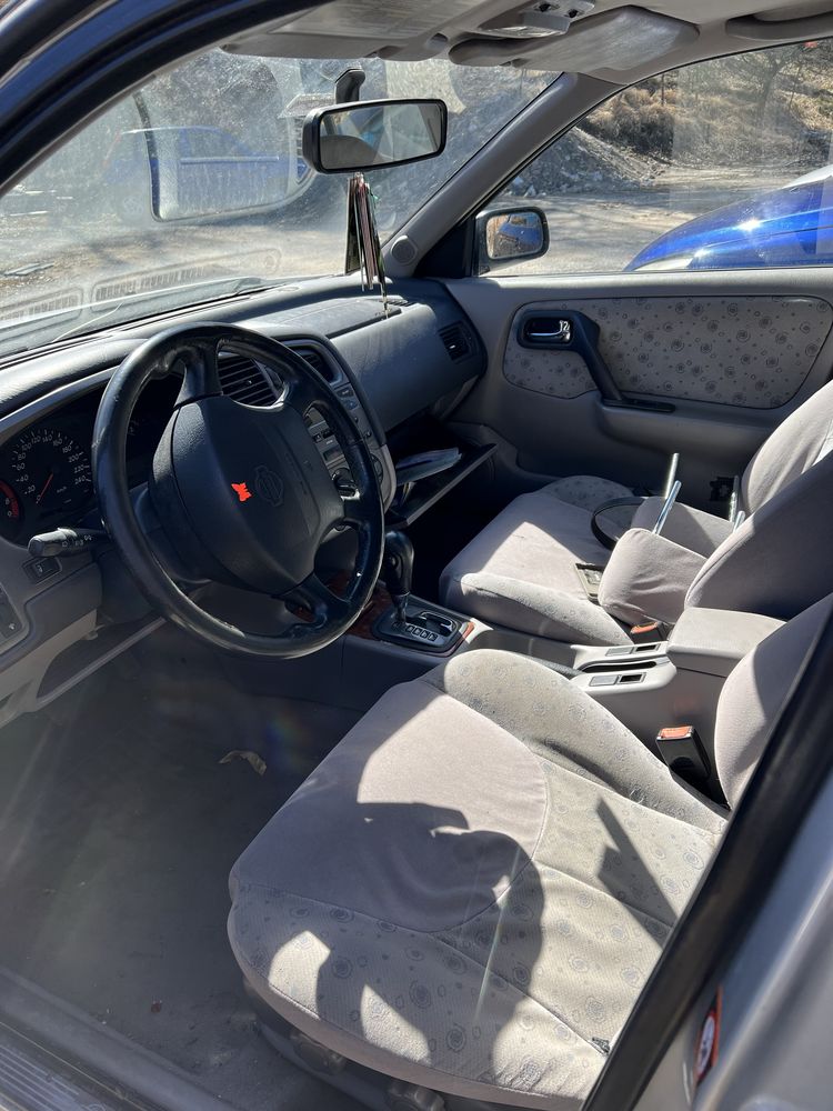 Продавам Nissan Primera