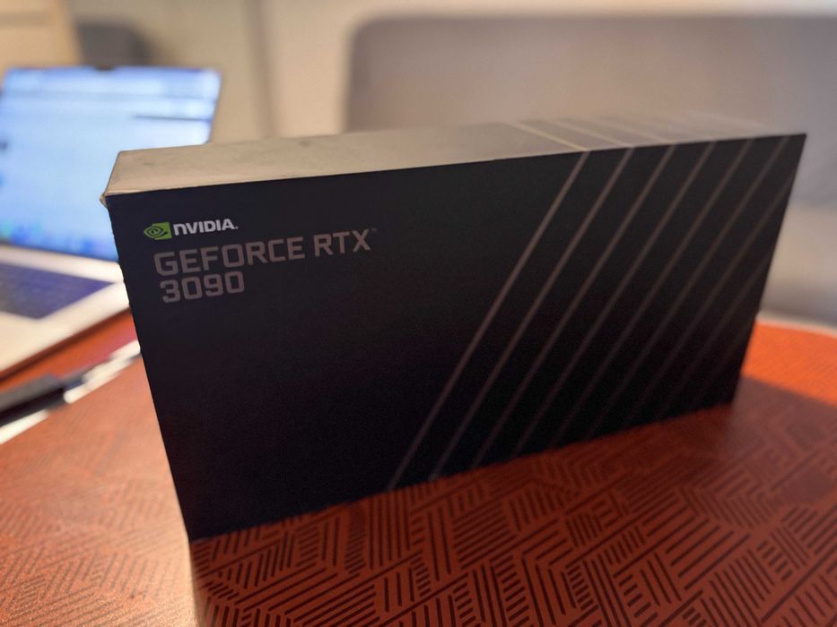 RTX 3090 Founders Edition – Stare impecabilă, cutie + accesorii