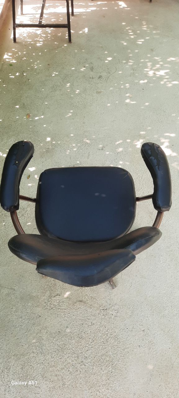Salon uchun kreslo narxini kelishamiz