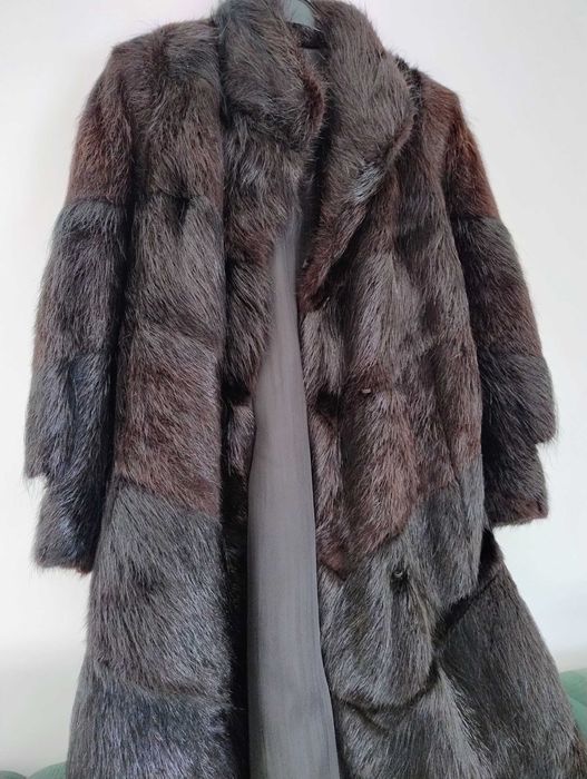 Haina/mantou elegant din blana de nutrie - produs in Polonia