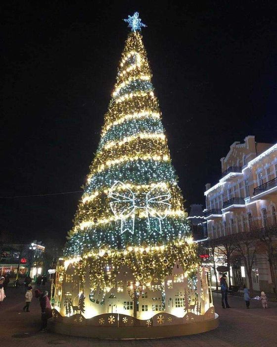 Установка новогодних ёлок || Yangi yil archasini o'rnatish