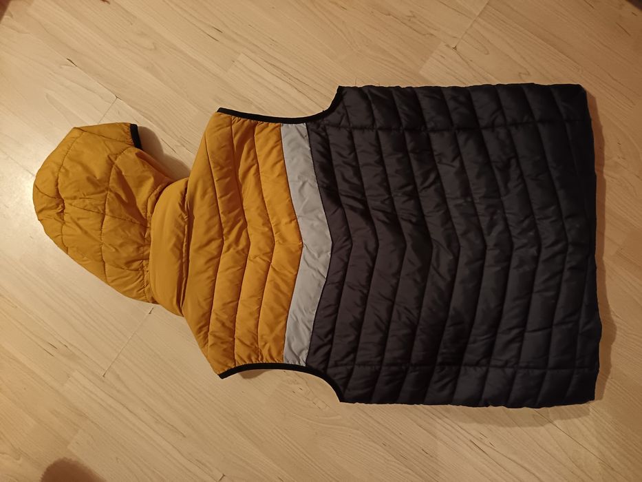 Vând vesta mărime  s/m