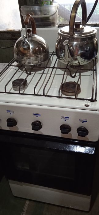 Продам газовую плиту