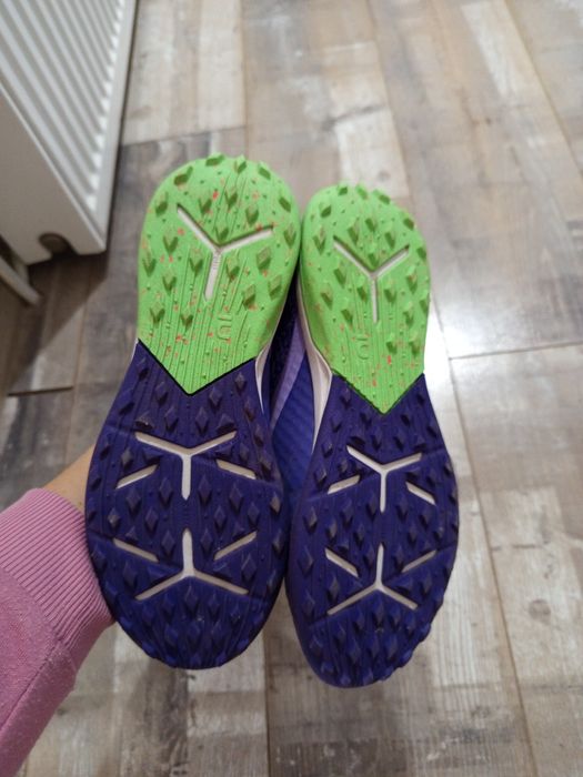 Футболни обувки от Декатлон. Нови!