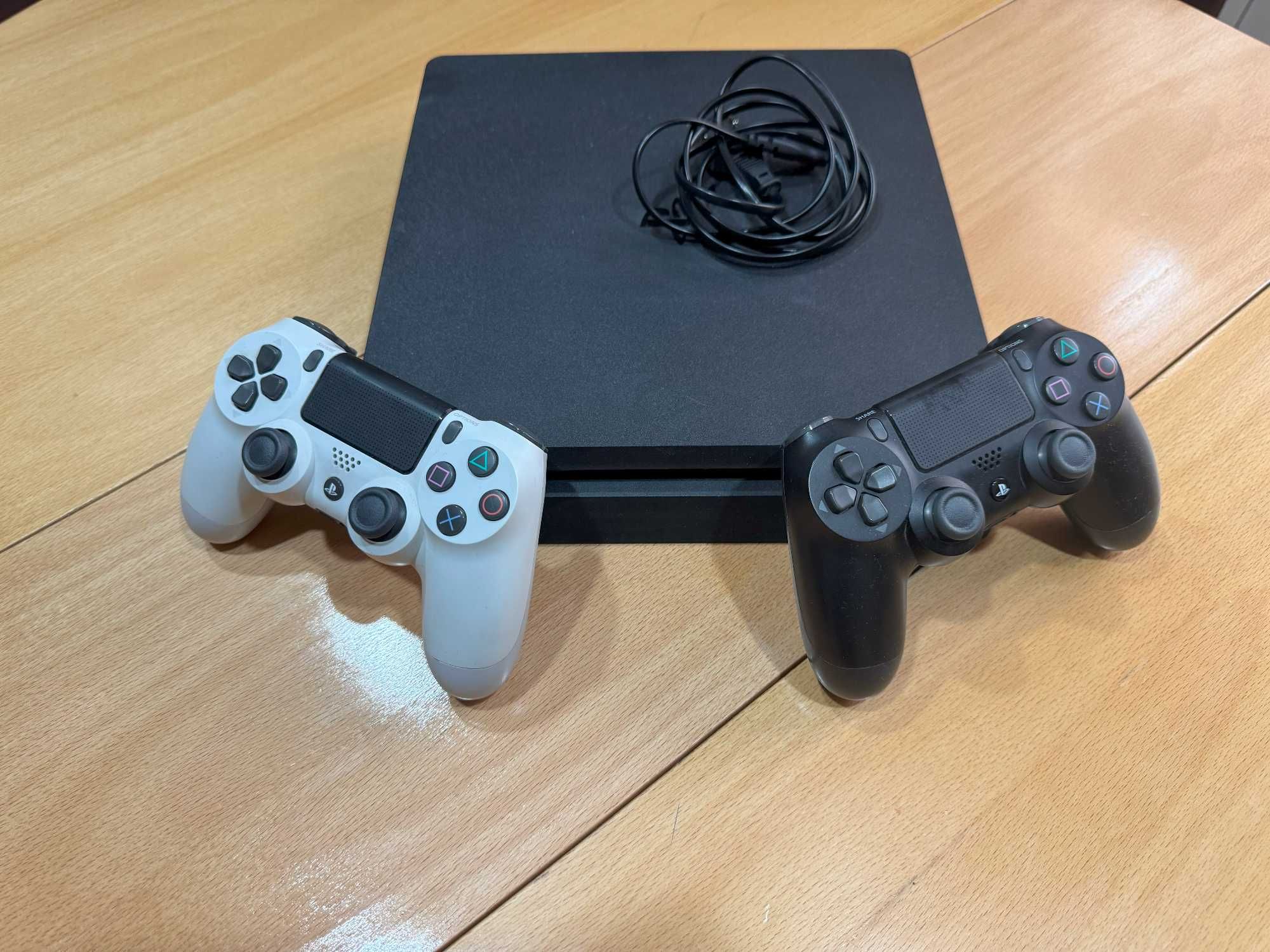PlayStation 4 Slim 500GB в отлично състояние