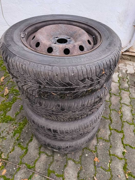 Anvelope iarnă Semperit 195/65 R15 + jante tablă – set 4 bucăți
