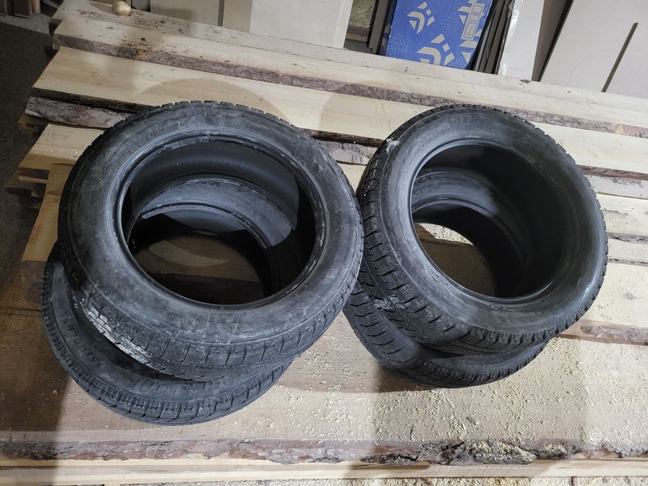 Липучка Bridgestone Blizzak VRX 205/55/16