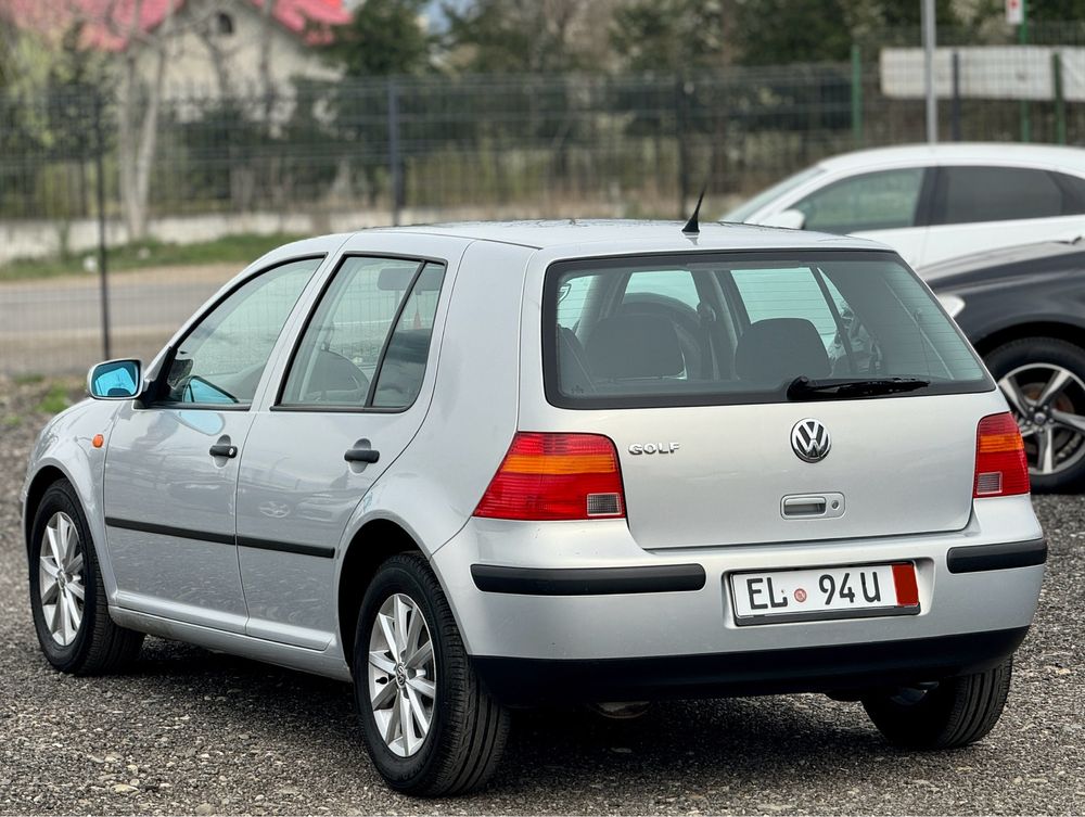 Volkswagen Golf 4 - 1.4 Benzina 87.000km Aer Conditionat RAR Efectuat