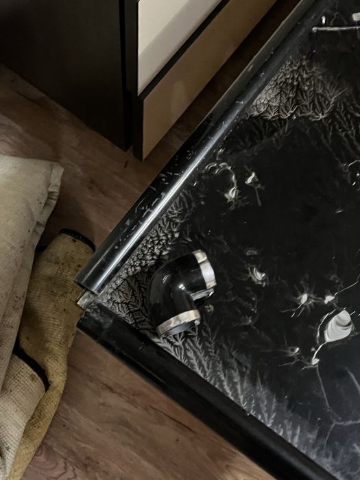 Маса стъклена за 30 лв по дрговаряне!!!