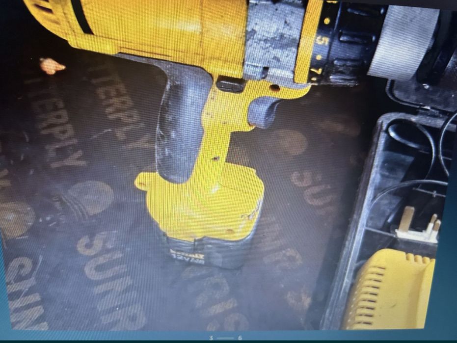 Девалт Dewalt винтоверт с две перфектно здрави батерии