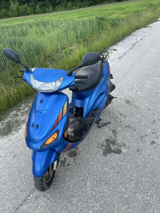 De vanzare scuter 49cc marca Iamaha Batin