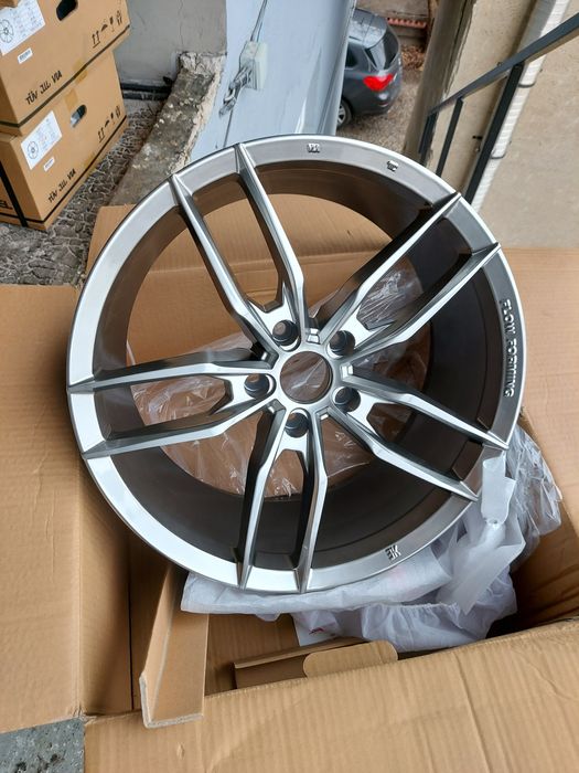 Jante FLOW formed 18, 19 inch 5x112