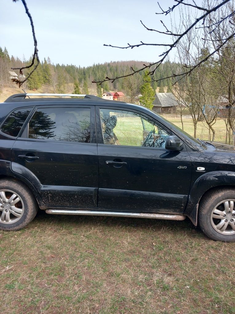 Vând hyundai tucson,anu 2007,un singur proprietar  în tara!!