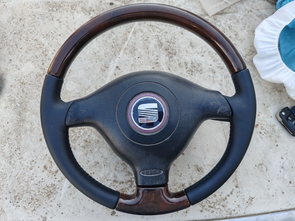 Volan lemn mahon piele mercedes w212 w204 vw golf 4 bora passat sharan