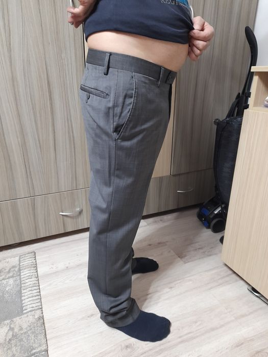 Pantaloni de costum barbatesc..