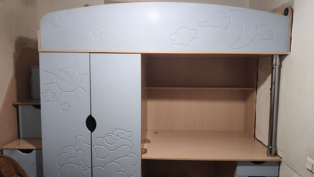 Продам Детскую стенку