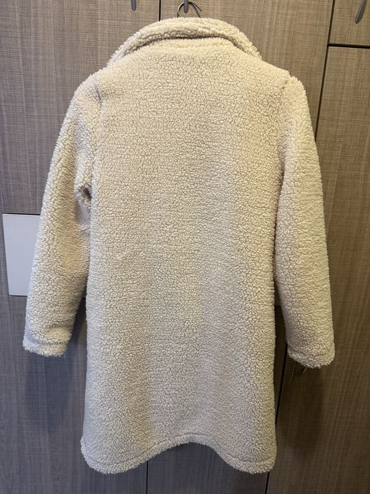 Меко палто в мръсно-бяло